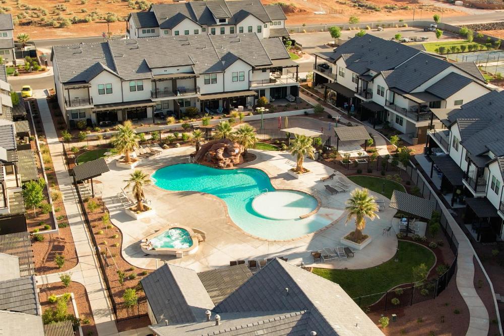 Kantada in the Sun - Poolside Retreat